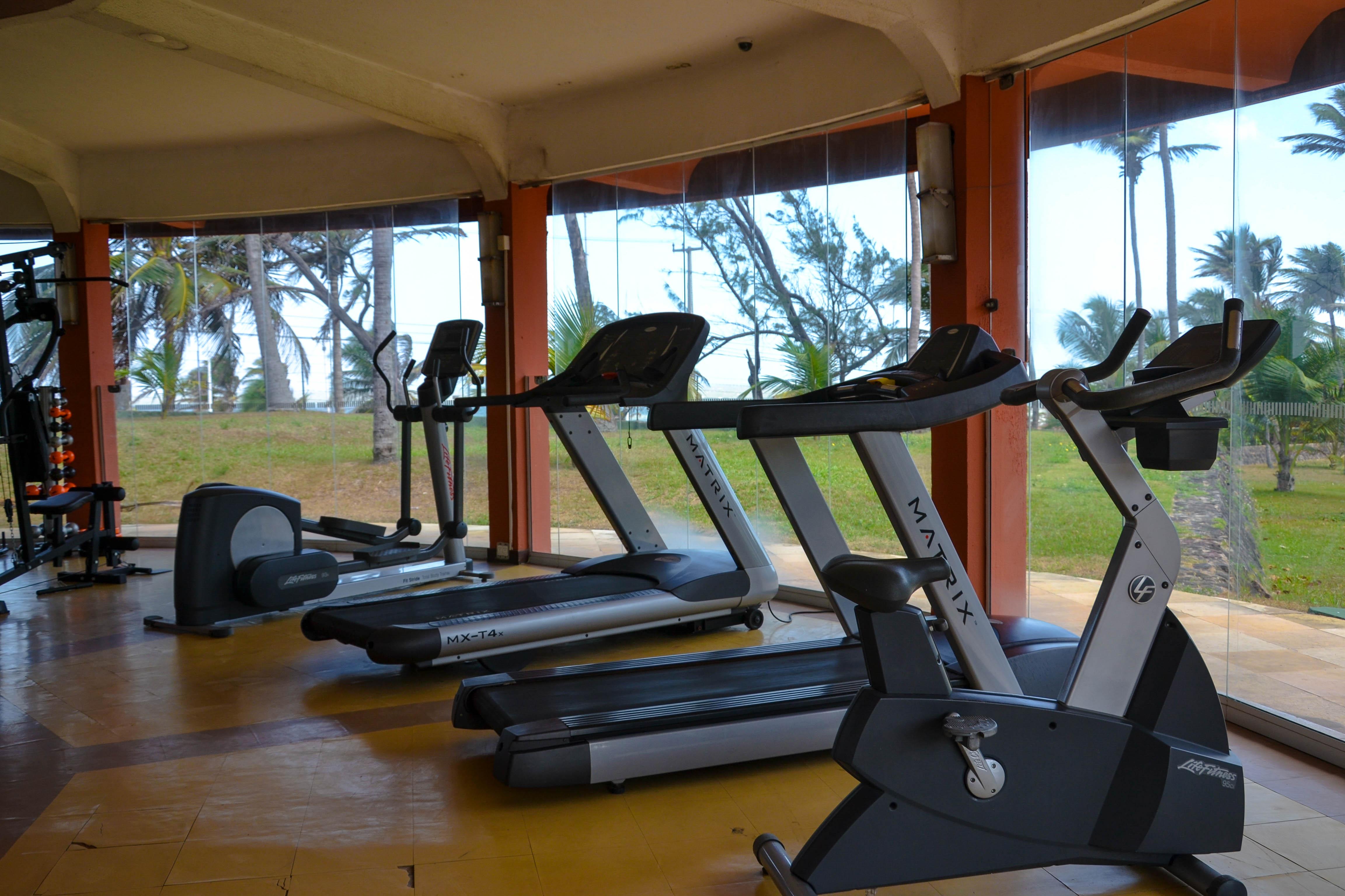 Blue Tree Towers Sao Luis酒店 外观 照片 Treadmills in a gym