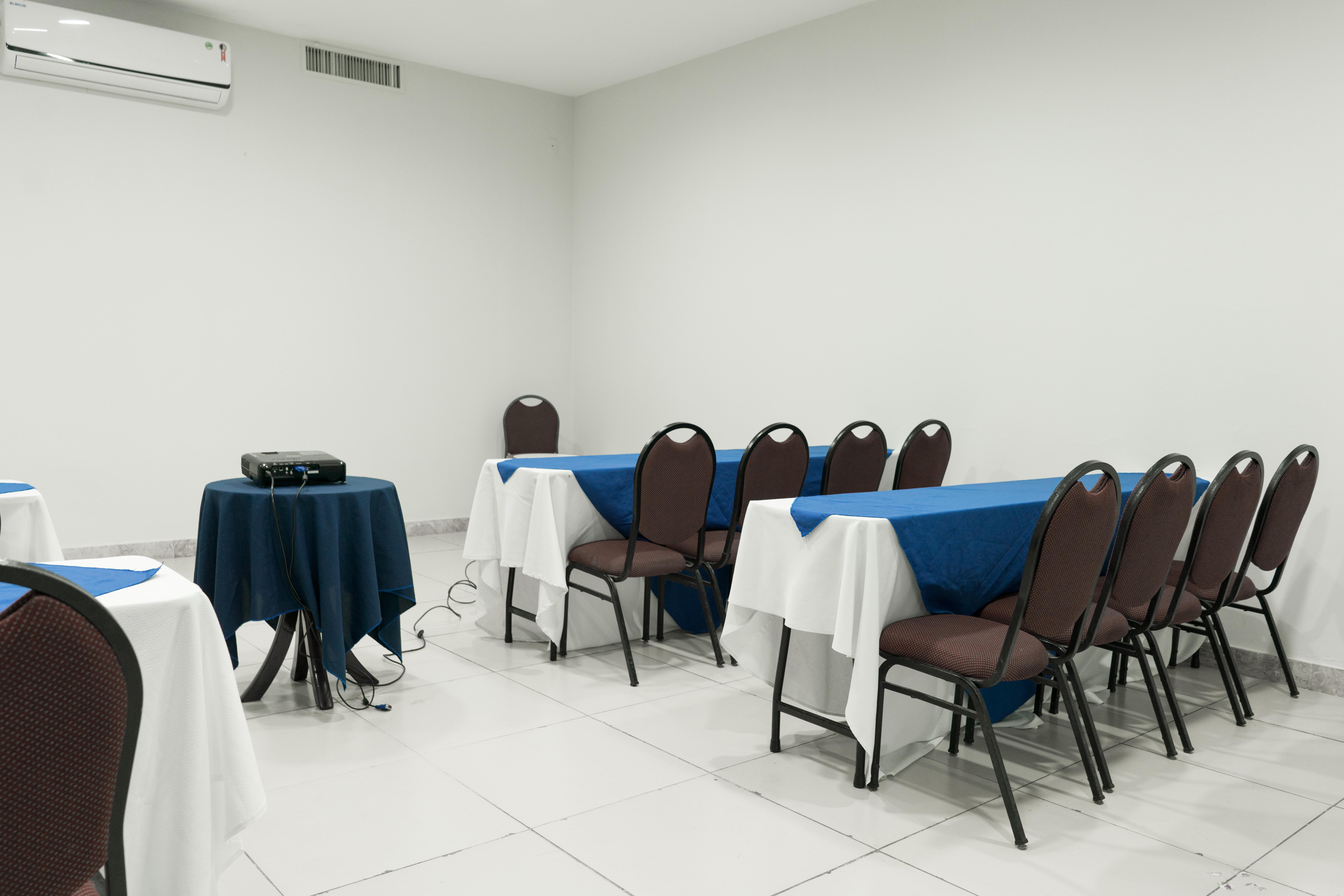 Blue Tree Towers Sao Luis酒店 外观 照片 A meeting room at the university